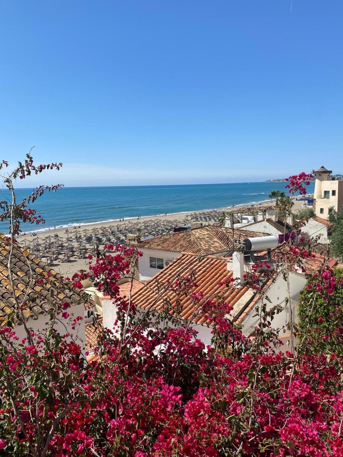Apartamento Carvajal Beach فوينخيرولا الغرفة الصورة